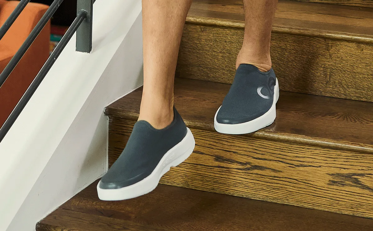 Men's OOmg eeZee Low Shoe - Volcanic Ash